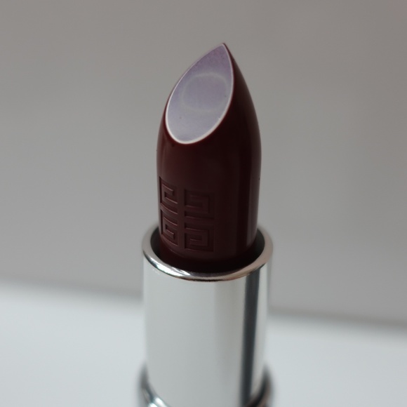 GIVENCHY Luminous Matte Lipstick in 500 Enigmatic Red *LE* - Picture 10 of 10